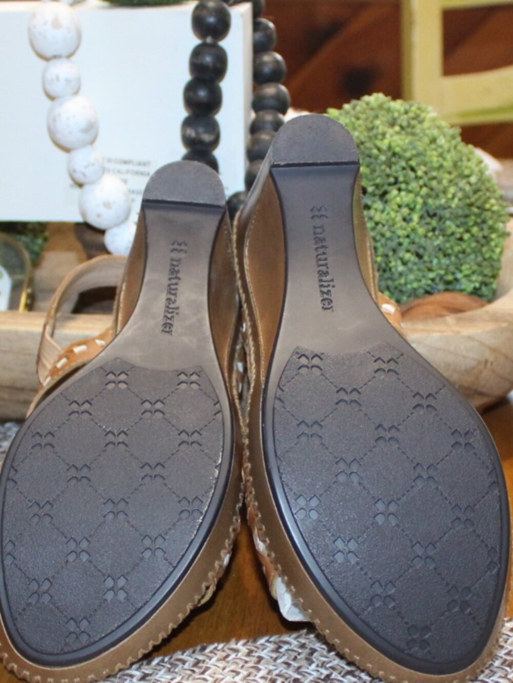 NWOT Naturalizer Oasis Leather Wedge Sandals 9 WIDE STUNNING!! - Picture 10 of 11